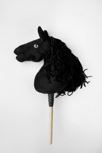 Koń Hobby Horse, Mały A4 Czarny, kary  - momscare.pl